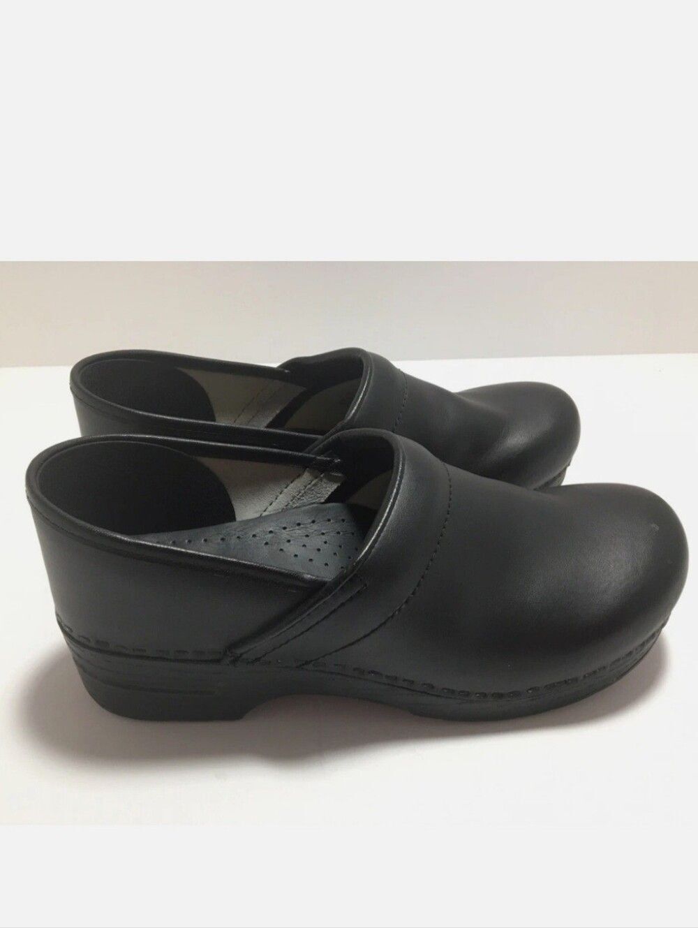 Dansko Professional Black Leather Clogs Women's Size 41 Slip Resistant Nursing W